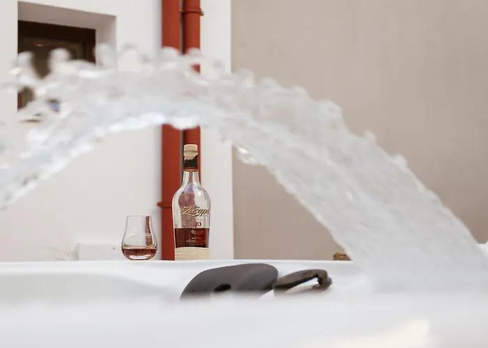 Utopia Luxury - Old Town