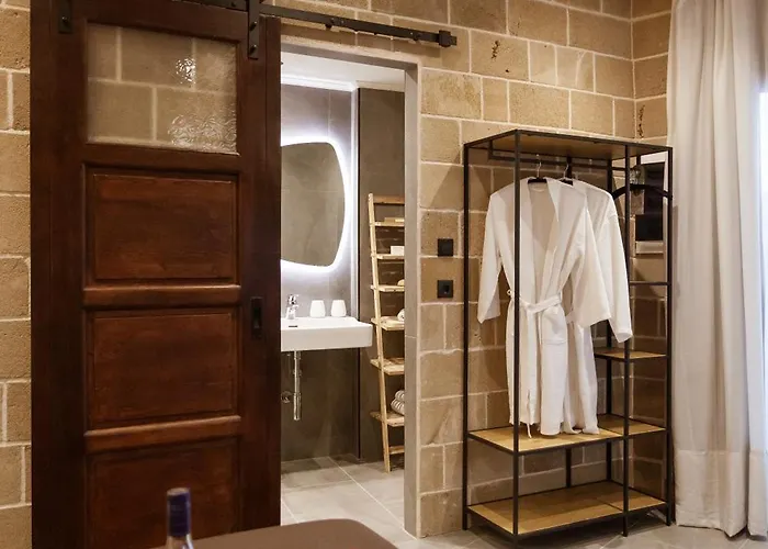 Utopia Luxury - Old Town *