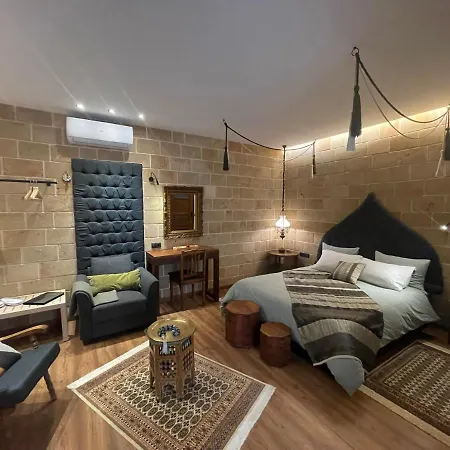 Utopia Luxury - Old Town