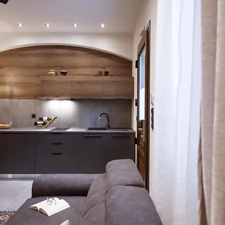 Utopia Luxury - Old Town *