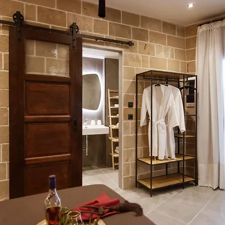 Utopia Luxury - Old Town *