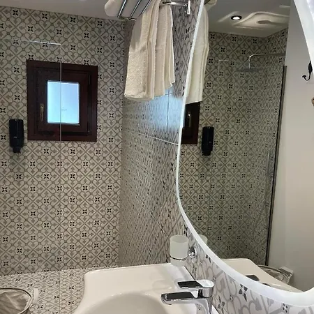 Utopia Luxury - Old Town *